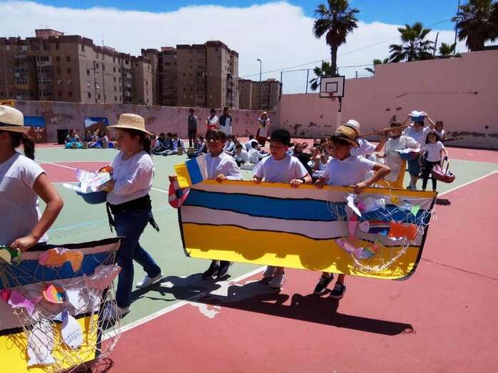 Imagen de archivo de la celebración del Día de Canarias en un colegio de Telde / TA
